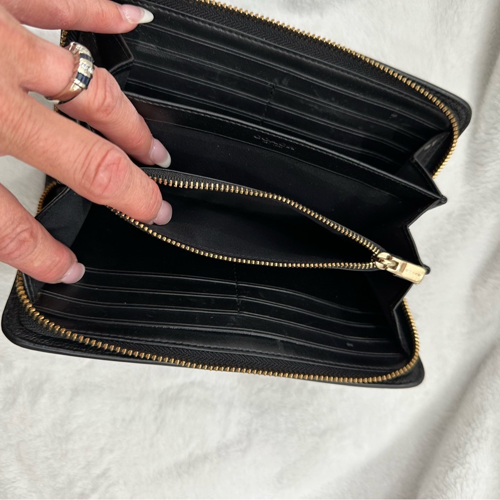 Coach Mercer Black Accordion Long Zip Wallet Amazing Condition - Picture 2 of 14